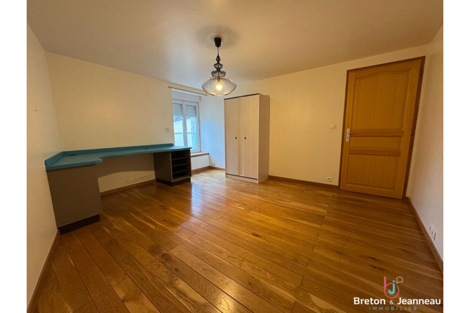 Maison à Quelaines Saint Gault