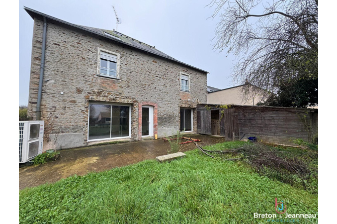Maison à Quelaines Saint Gault
