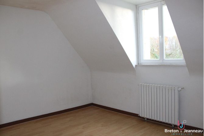 Corps de ferme sur 2 ha 52 à Ernée