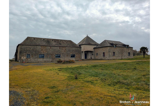 Corps de ferme sur 3 ha 39 secteur Vaiges
