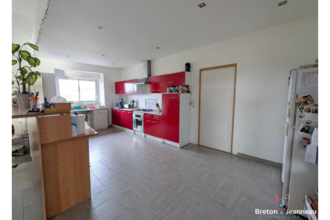 Corps de ferme sur 3 ha 39 secteur Vaiges