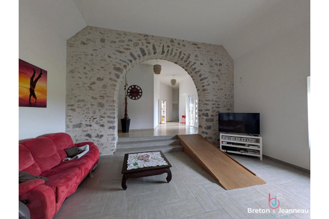 Corps de ferme sur 3 ha 39 secteur Vaiges