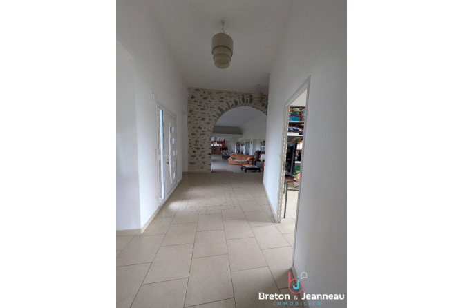 Corps de ferme sur 3 ha 39 secteur Vaiges