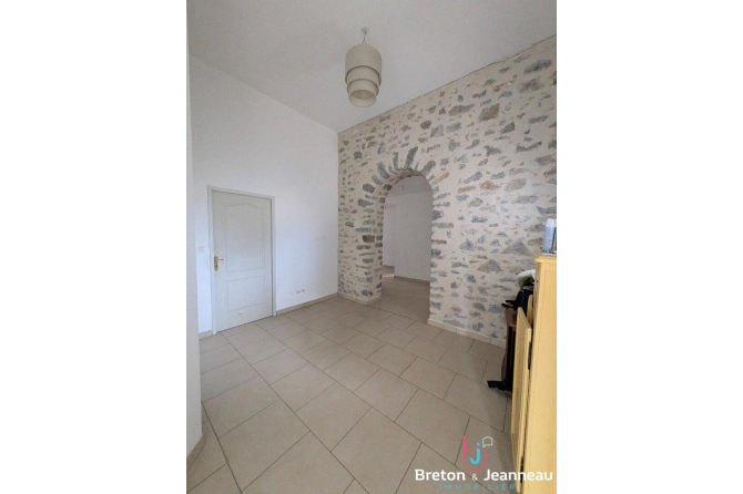 Corps de ferme sur 3 ha 39 secteur Vaiges