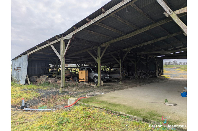 Corps de ferme sur 3 ha 39 secteur Vaiges