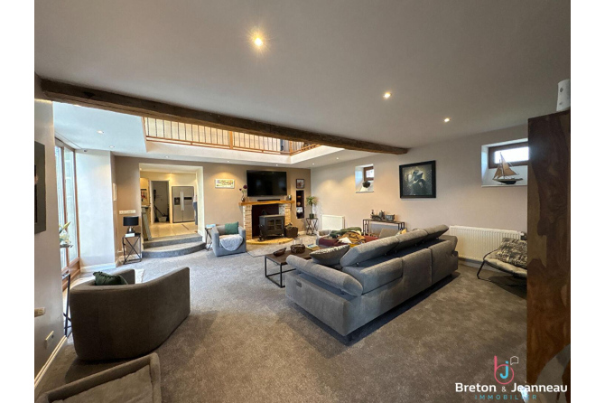 Superbe propriété sur 4.6 Hectares secteur Gorron