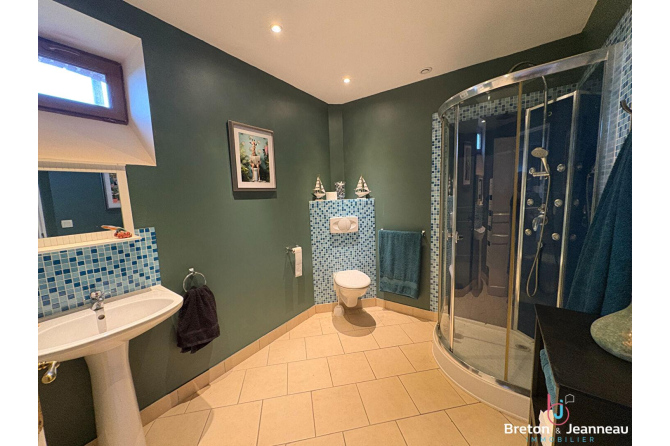 Superbe propriété sur 4.6 Hectares secteur Gorron