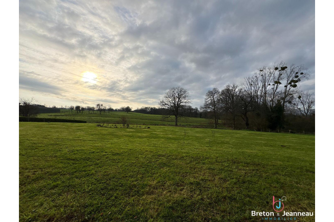 Superbe propriété sur 4.6 Hectares secteur Gorron