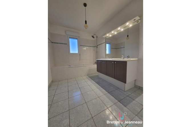 Maison Neau 6 pièce(s) 112 m2