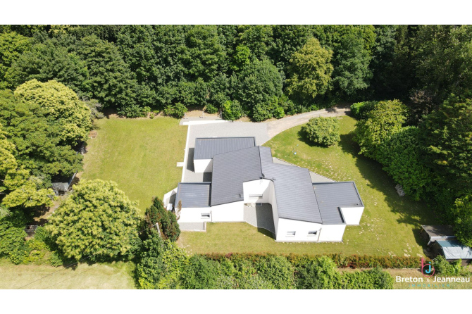 Contemporaine EXCEPTIONNELLE  de 249 m² à Louvigné du Désert