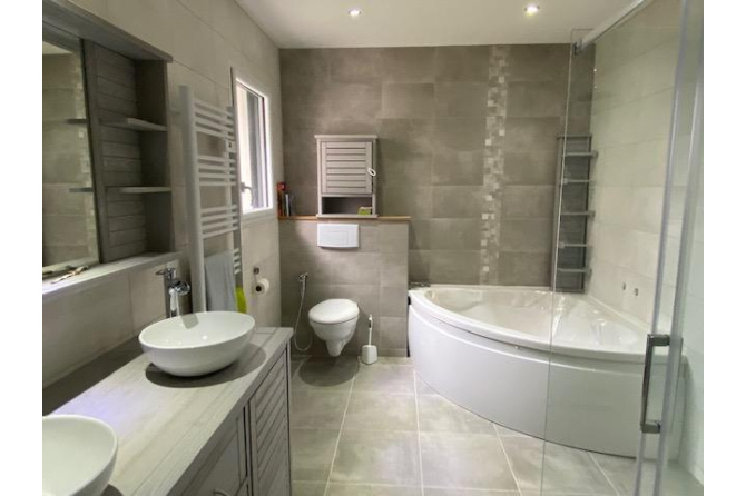 Contemporaine EXCEPTIONNELLE  de 249 m² à Louvigné du Désert