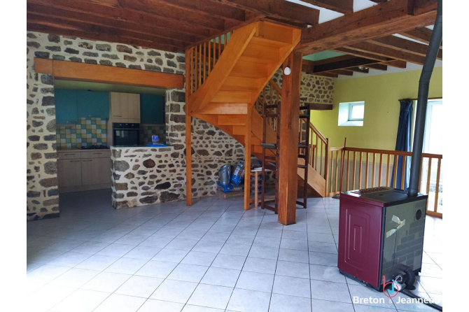 Corps de ferme en campagne secteur MAYENNE