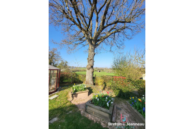 Propriété à Montsûrs