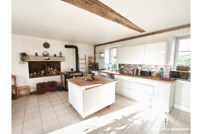 Corps de ferme sur 7 hectares à Saint Pierre des Nids