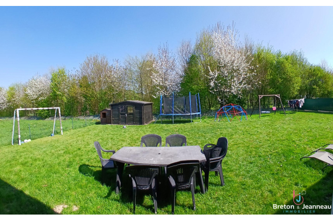 Maison récente à Pré en Pail