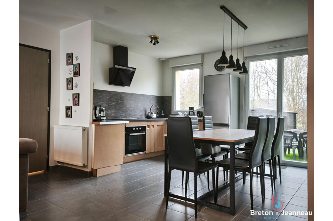 Maison récente à Pré en Pail