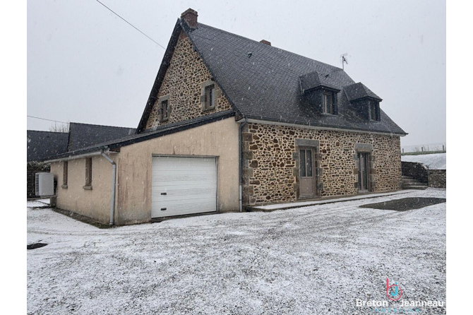 Longère en pierres à Mayenne