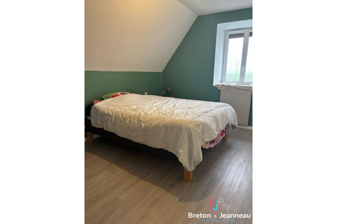 Longère en pierres à Mayenne