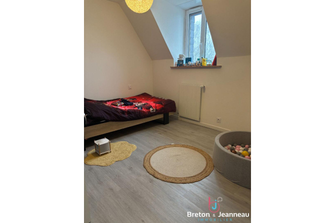 Longère en pierres à Mayenne