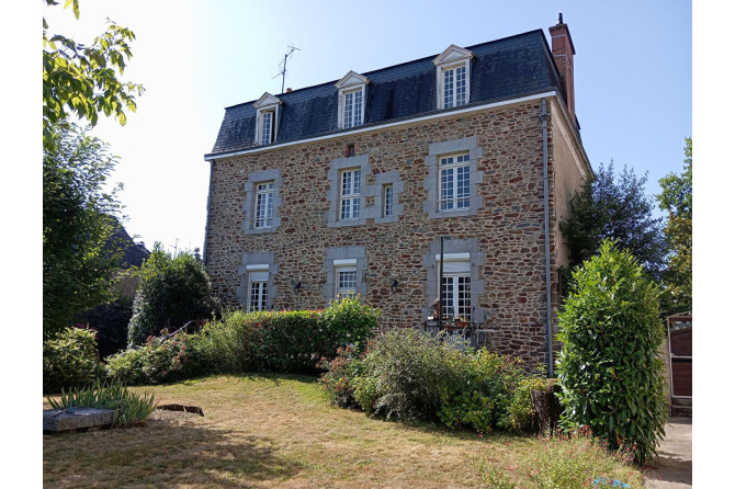 Ensemble immobilier centre-ville de Mayenne