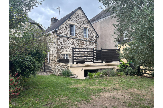 Maison de ville à Ambrières les Vallées