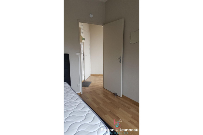 LAVAL - Centre ville Rive droite - Appartement T2 Vue Mayenne