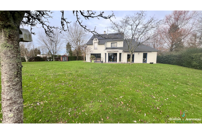 ST BERTHEVIN Maison de 190 m²