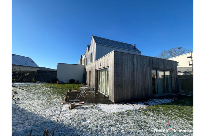 4-bedroom house - Laval - Hilard district