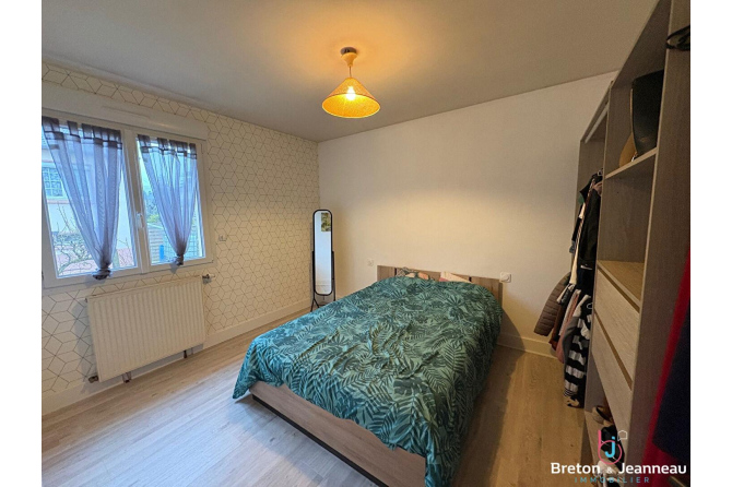 Pavillon sur sous-sol à Saint-Denis-De-Gastines