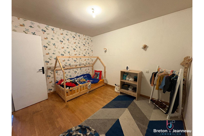 Pavillon sur sous-sol à Saint-Denis-De-Gastines