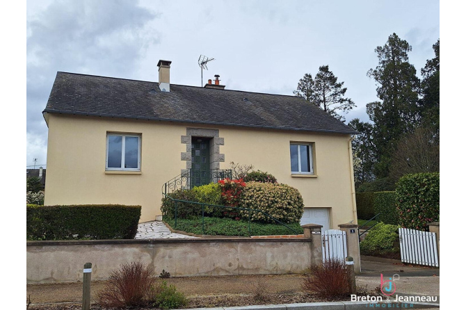Pavillon sur sous-sol à Saint-Denis-De-Gastines