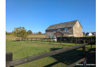 Corps de ferme avec dépendances secteur VAIGES