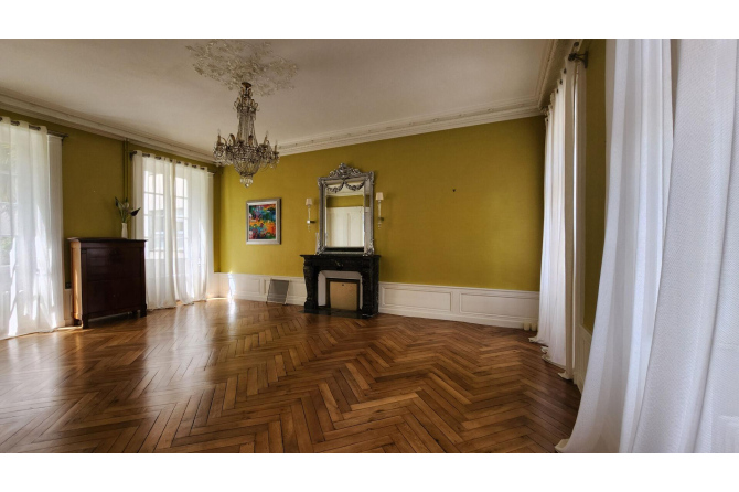 Maison de Charme hyper-centre de Laval