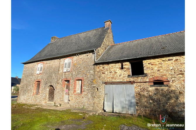 Maison  à rénover à Saint Christophe des Bois , dépendances, grand terrain