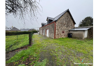 Maison en pierres à Loiron-Ruillé