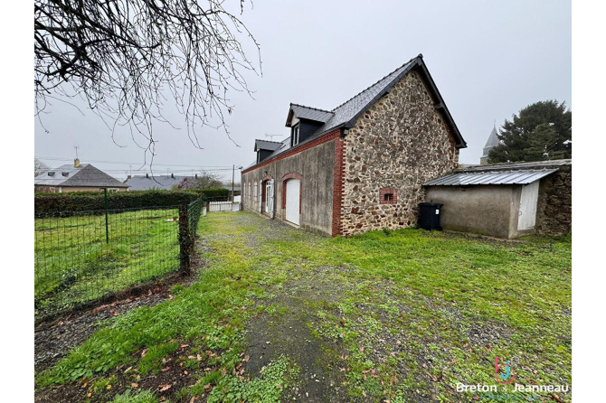Maison en pierres à Loiron-Ruillé