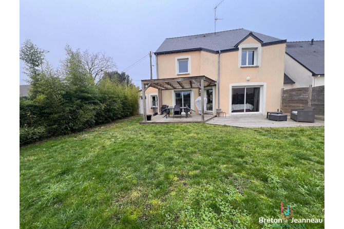 Maison LAVAL 127 m²