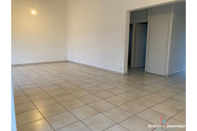 Maison quartier Polyclinique à Laval