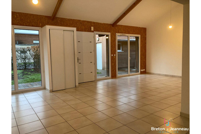 Maison quartier Polyclinique à Laval