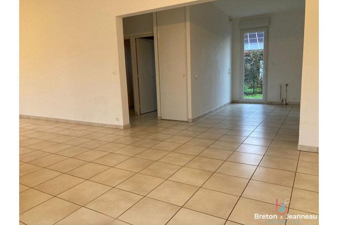 Maison quartier Polyclinique à Laval