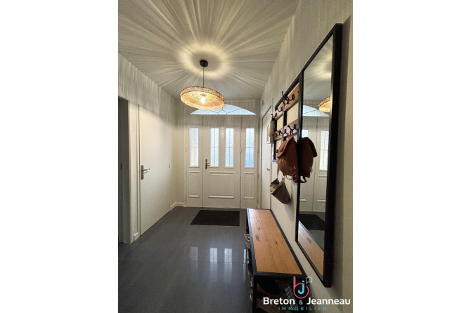 Maison à Gennes Longuefuye