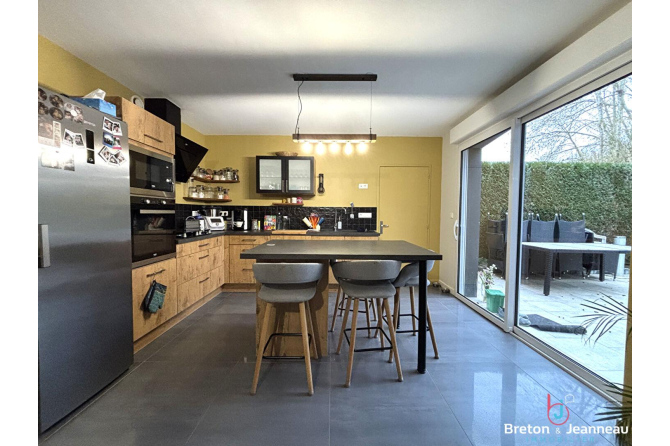 Maison à Gennes Longuefuye