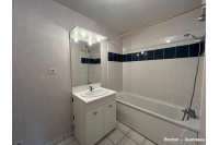 Two-bedroom apartment in Laval