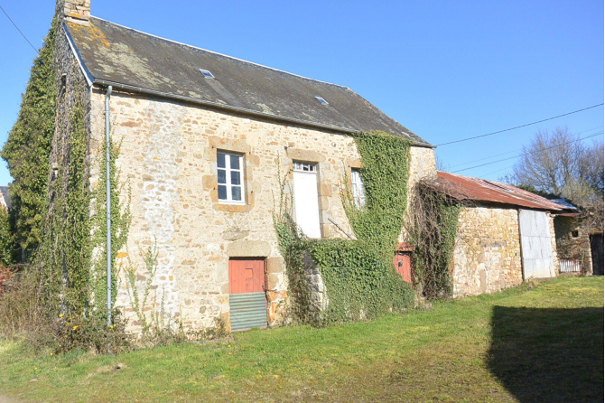 Ensemble immobilier à Saint Calais Du Désert