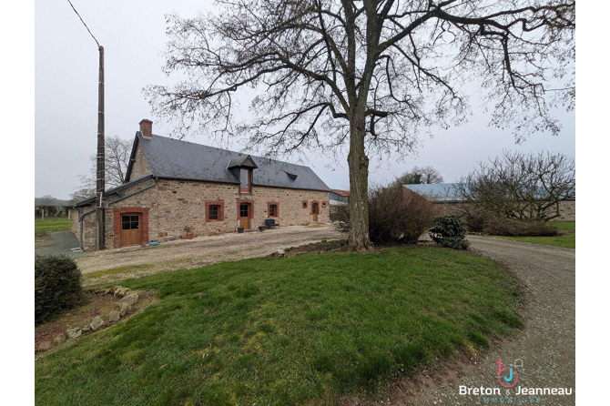 Maison de campagne sans voisin entre Montsûrs et Evron