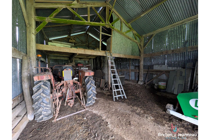 Maison de campagne sans voisin entre Montsûrs et Evron