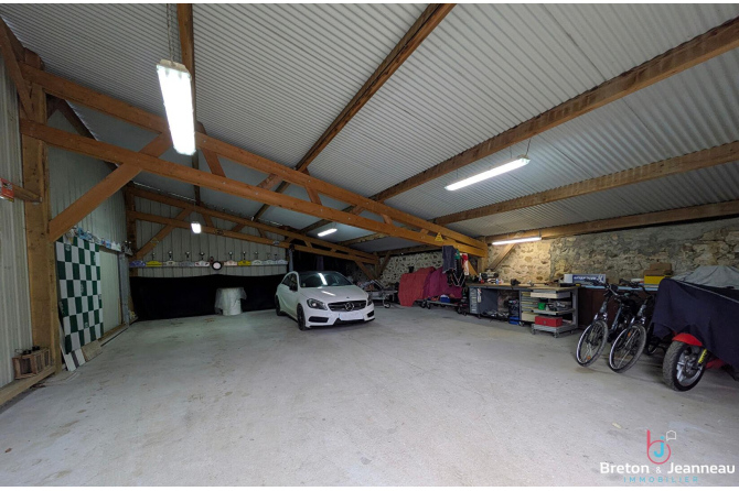 Maison de campagne sans voisin entre Montsûrs et Evron