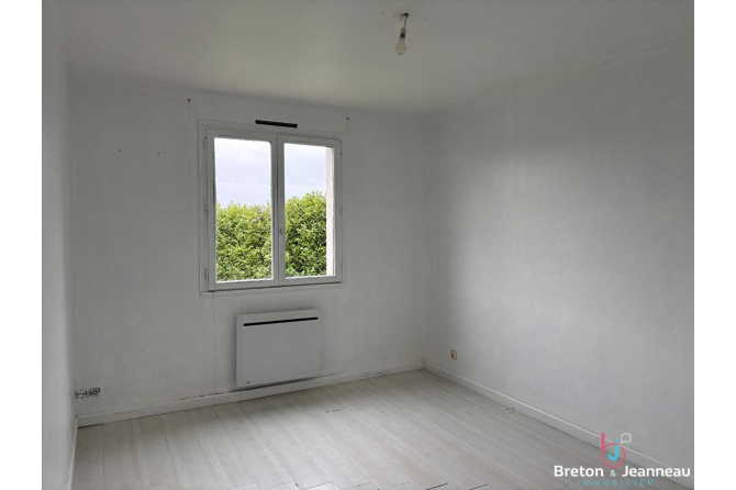 Maison  sur 8 hectares à Cossé le Vivien