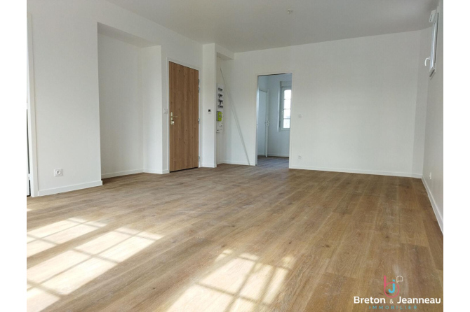 Appartement spacieux rénové - Mayenne Saint Martin