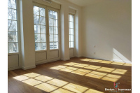 Appartement spacieux rénové - Mayenne Saint Martin